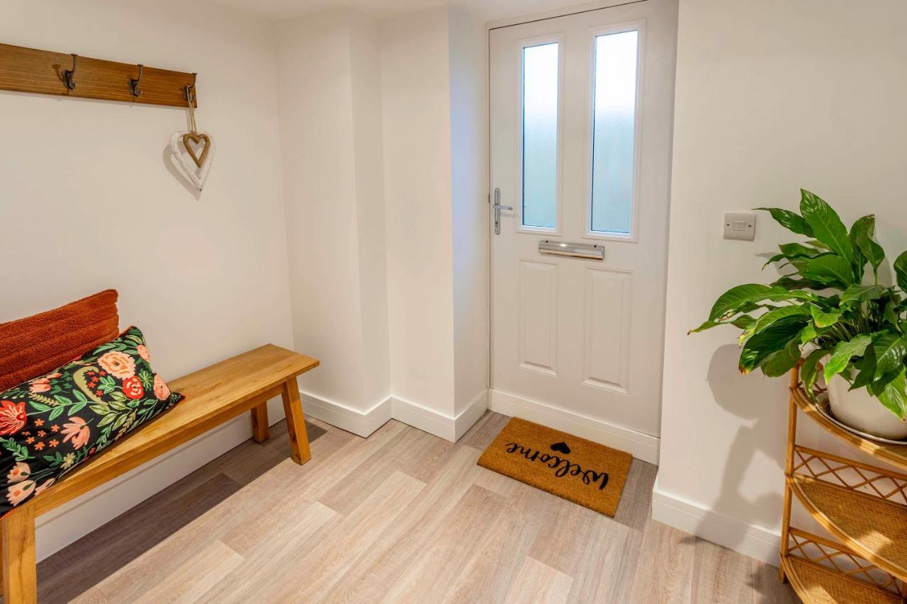 Newly Renovated Rural Cottage In North Scarle Lincoln Exterior photo